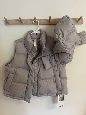 lululemon athletica Grey Puffer Vest - Neutral Quilted Layer